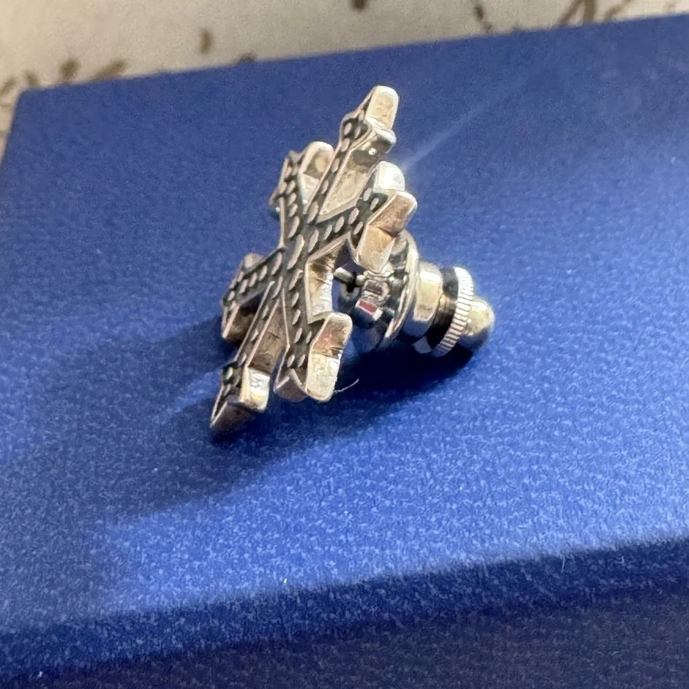 John Hardy .925 Sterling Silver Snowflake Pin / Tie Tac